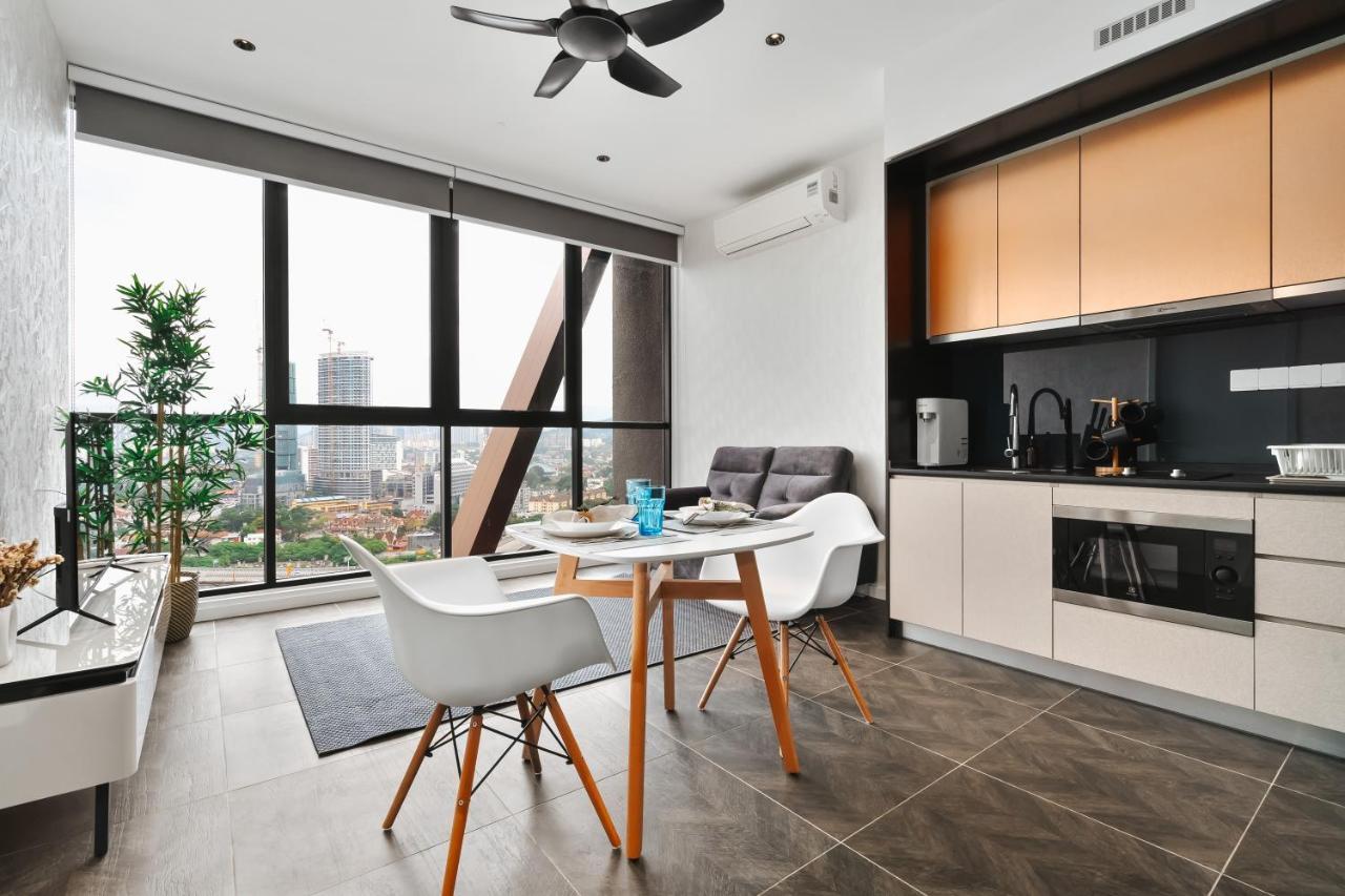 Scarletz Klcc Apartments By Soulasia Kuala Lumpur Dış mekan fotoğraf