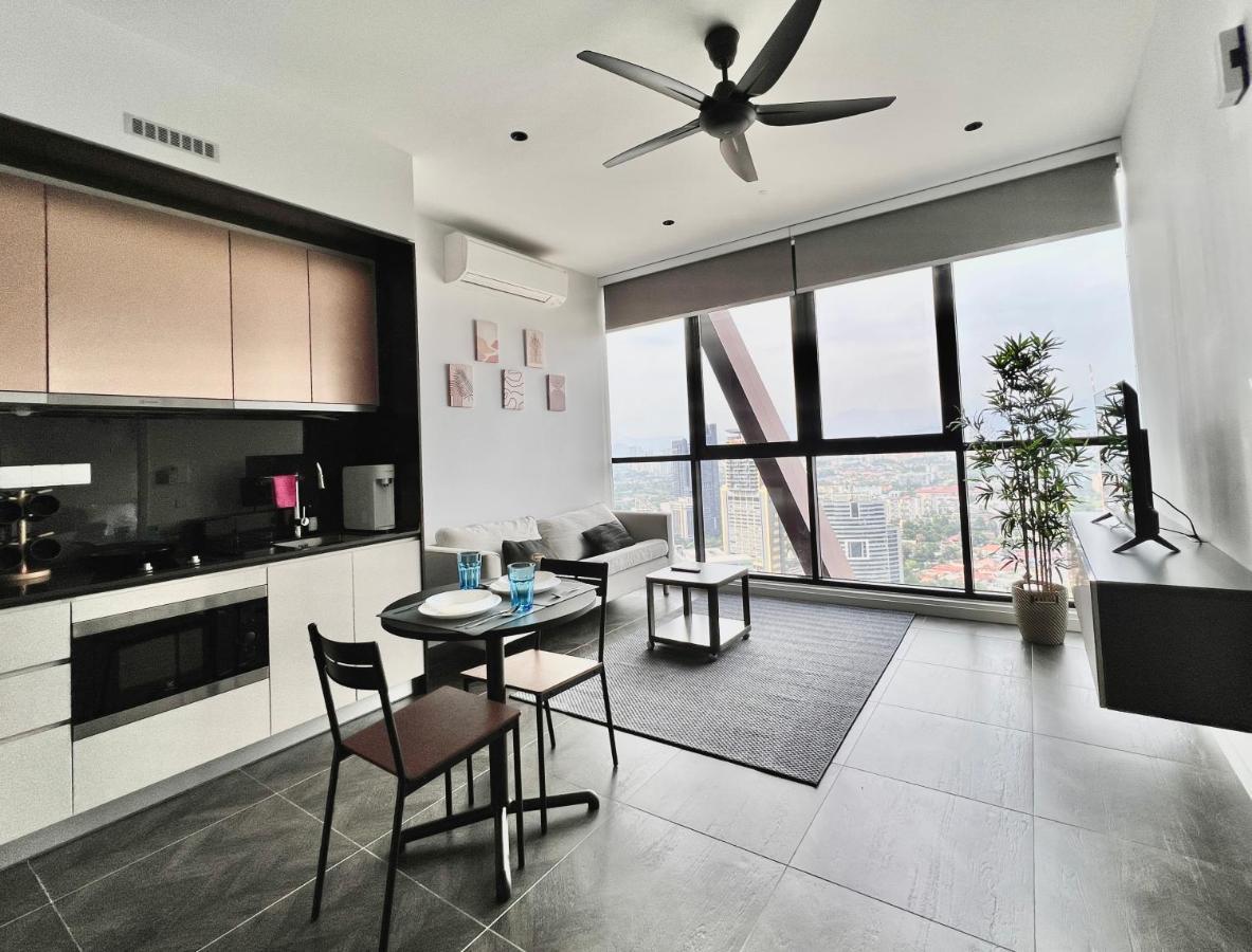 Scarletz Klcc Apartments By Soulasia Kuala Lumpur Dış mekan fotoğraf