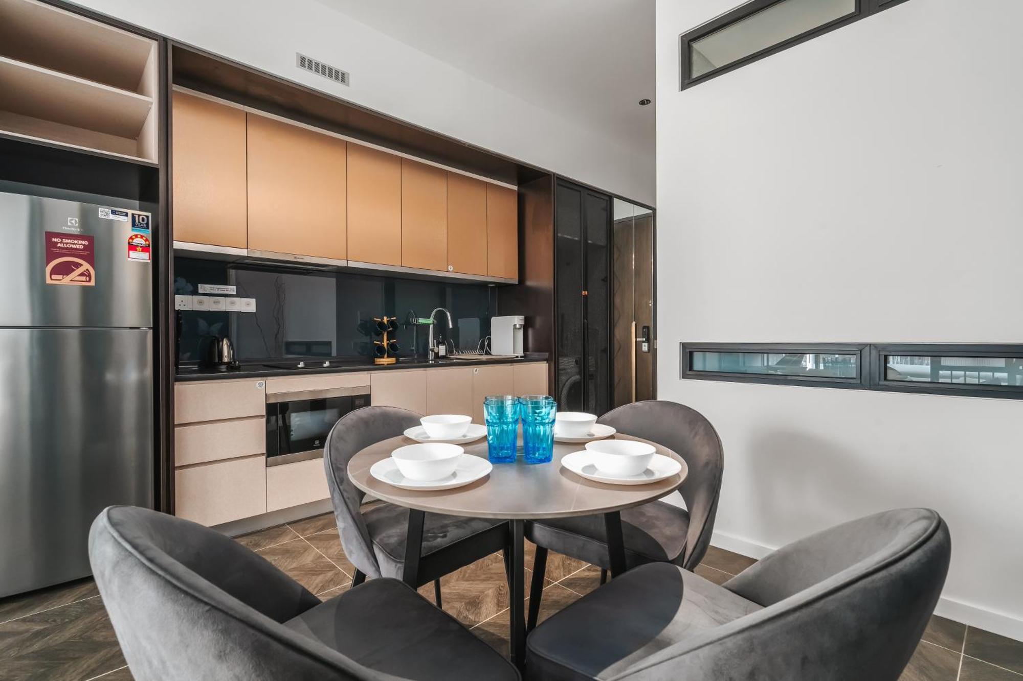 Scarletz Klcc Apartments By Soulasia Kuala Lumpur Dış mekan fotoğraf